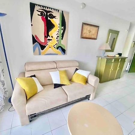 Appartamento Aquarine Piscine Acces Plage Saint-Raphaël Esterno foto