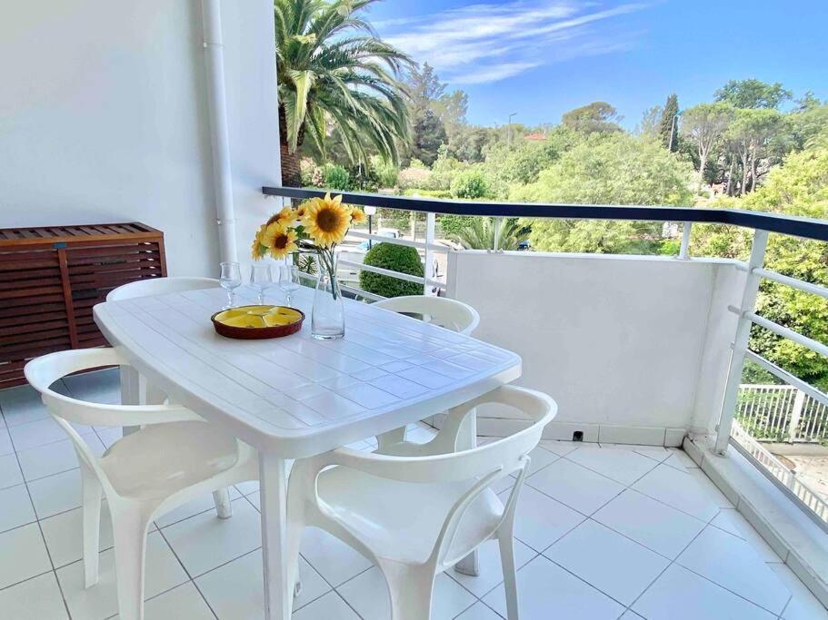 Appartamento Aquarine Piscine Acces Plage Saint-Raphaël Esterno foto
